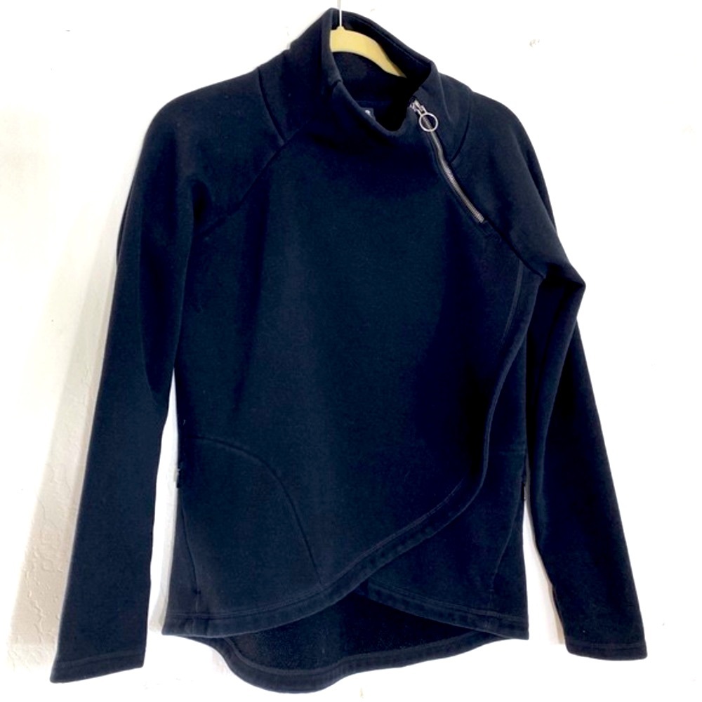 Athleta Cozy Karma Asymmetrical Pullover Sweater Black size XS Style 383402